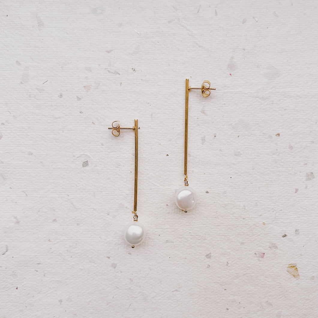 Pearly down the line earrings - Pearl