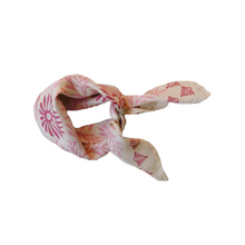 Load image into Gallery viewer, Silk Scarf Azalee Roze
