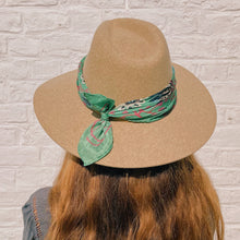 Load image into Gallery viewer, Silk Scarf Marushka Green
