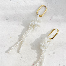 Load image into Gallery viewer, Knotted pearl Hoops
