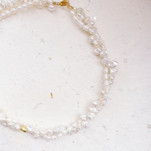 Load image into Gallery viewer, Twisted pearls Necklace
