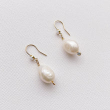 Load image into Gallery viewer, Bridal drop Earrings
