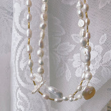 Load image into Gallery viewer, Playfull pearls Necklace
