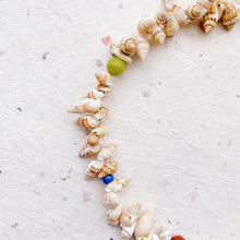 Load image into Gallery viewer, Shell and beads in the mix Necklace
