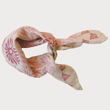 Load image into Gallery viewer, Silk Scarf Azalee Roze

