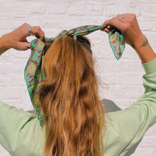 Load image into Gallery viewer, Silk Scarf Jaipur Green
