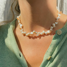 Load image into Gallery viewer, Let the sunshine in Necklace
